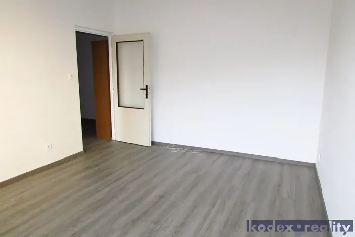 Pronájem bytu 2+kk, Hradec Králové, Štefánikova, 36 m2