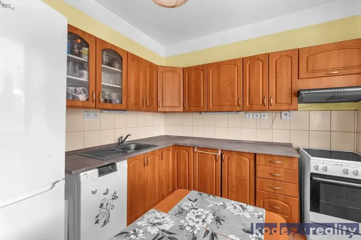 Prodej bytu 3+1, Lázně Bohdaneč, Na Lužci, 62 m2