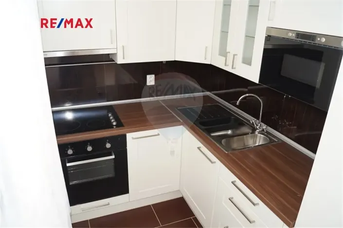 Pronájem bytu 1+kk, Praha - Vinoř, Českodubská, 36 m2