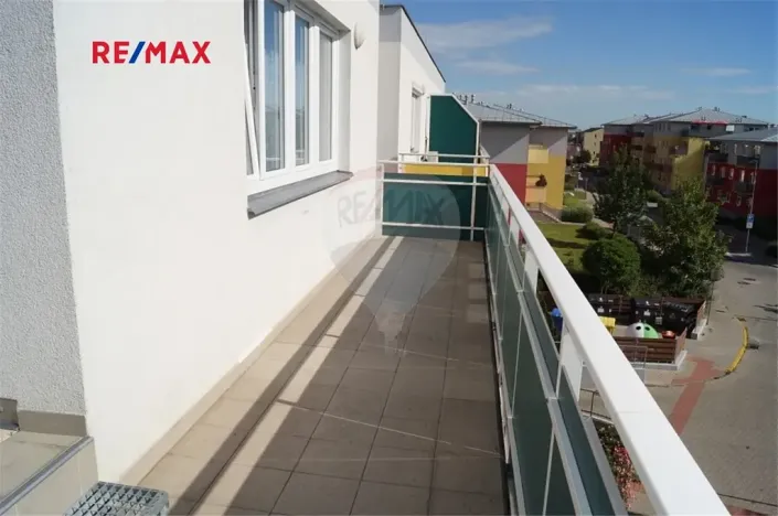 Pronájem bytu 1+kk, Praha - Vinoř, Českodubská, 36 m2