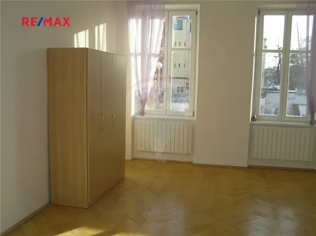 Pronájem bytu 1+kk, Praha - Holešovice, U papírny, 40 m2