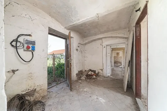 Prodej obchodního prostoru, Chrášťany, 105 m2