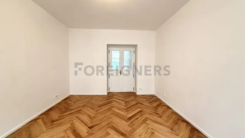 Pronájem bytu 2+kk, Praha - Vinohrady, Velehradská, 45 m2