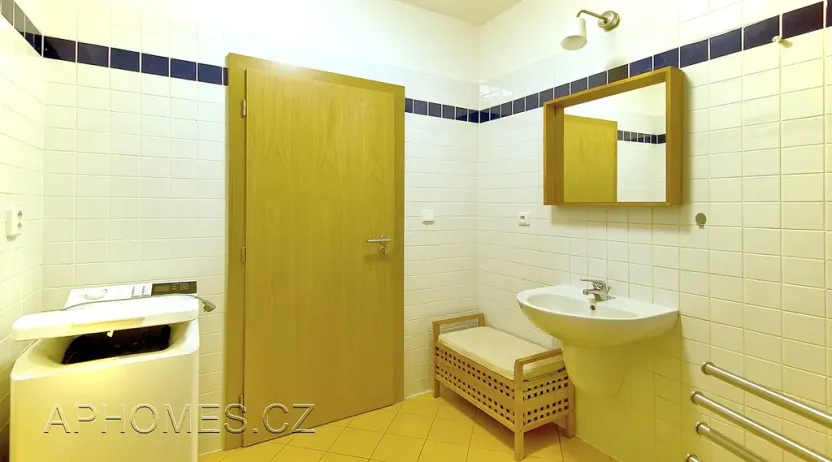 Pronájem bytu 2+kk, Praha - Libeň, Českomoravská, 58 m2