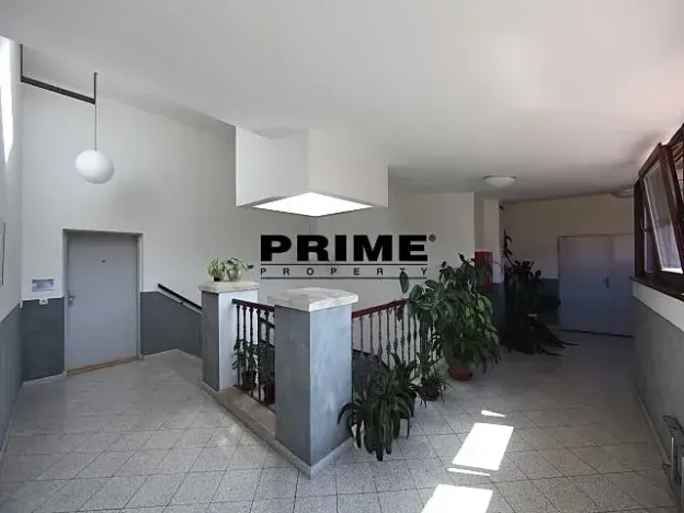 Pronájem kanceláře, Praha - Smíchov, Štefánikova, 63 m2