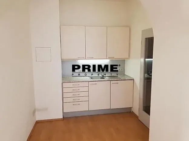 Pronájem kanceláře, Praha - Smíchov, Štefánikova, 75 m2