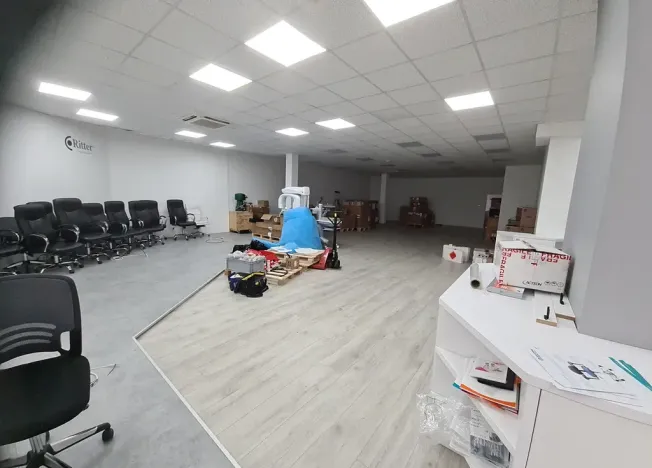 Pronájem obchodního prostoru, Praha - Libeň, Pod bání, 226 m2