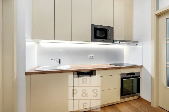 Pronájem bytu 2+kk, Praha - Vršovice, Krymská, 49 m2