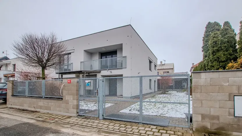 Pronájem bytu 2+kk, Pátek, 80 m2