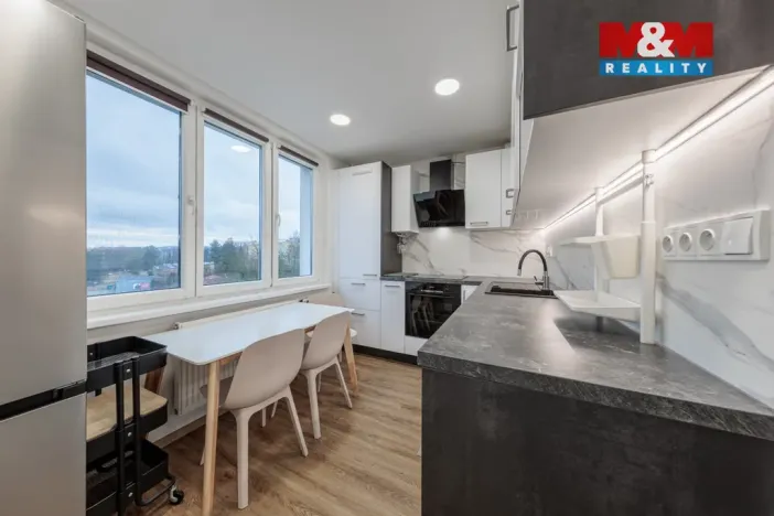 Prodej bytu 2+1, Sokolov, Mánesova, 64 m2