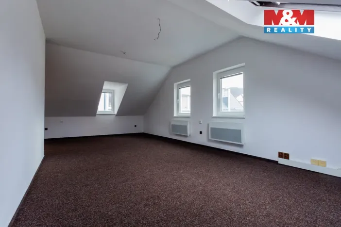 Pronájem kanceláře, Jeseník, nám. Svobody, 120 m2