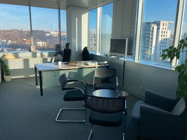 Pronájem kanceláře, Praha - Holešovice, Jankovcova, 221 m2