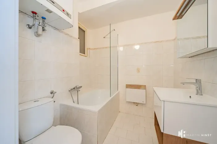 Pronájem bytu 1+kk, Praha - Vinohrady, Hradecká, 26 m2