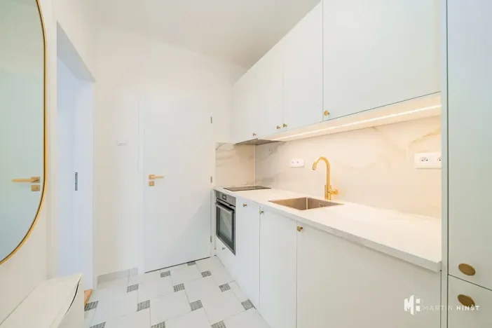 Pronájem bytu 1+kk, Praha - Vinohrady, Hradecká, 26 m2
