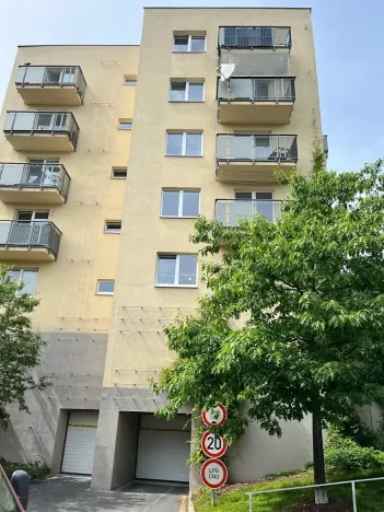 Pronájem garážového stání, Praha - Hostivař, Rižská, 12 m2
