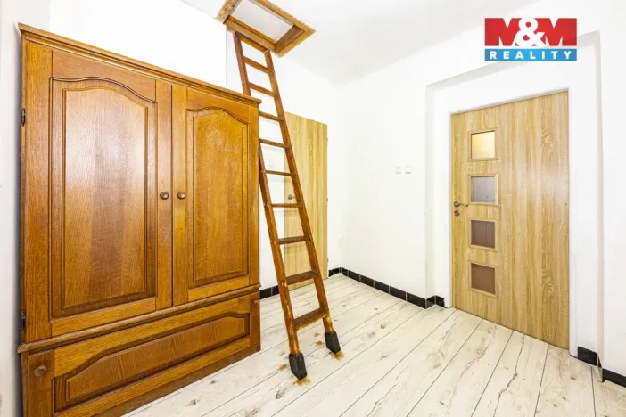 Prodej bytu 3+1, Chvaletice, Husova, 76 m2