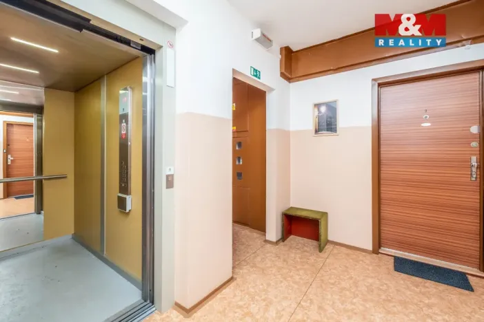 Pronájem bytu 1+kk, Praha - Háje, Květnového vítězství, 31 m2