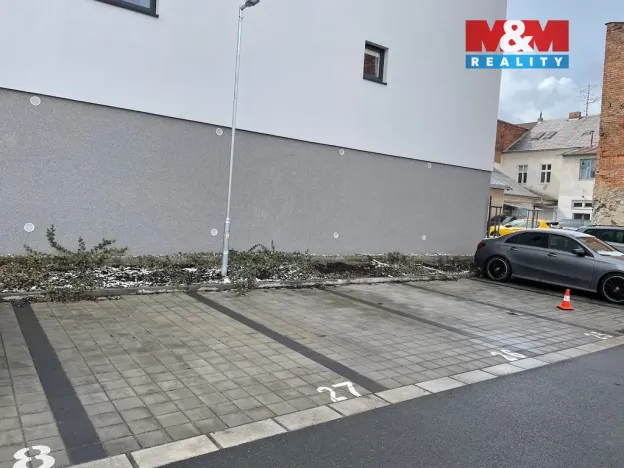 Pronájem garáže, Pardubice, Bratranců Veverkových, 14 m2