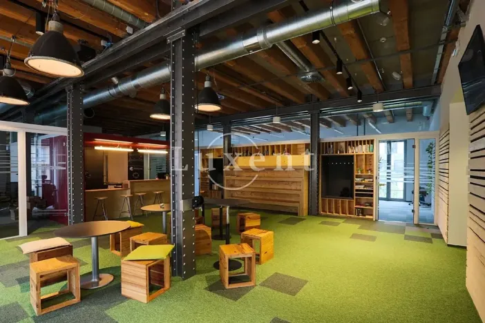 Pronájem kanceláře, Praha - Holešovice, Jankovcova, 330 m2