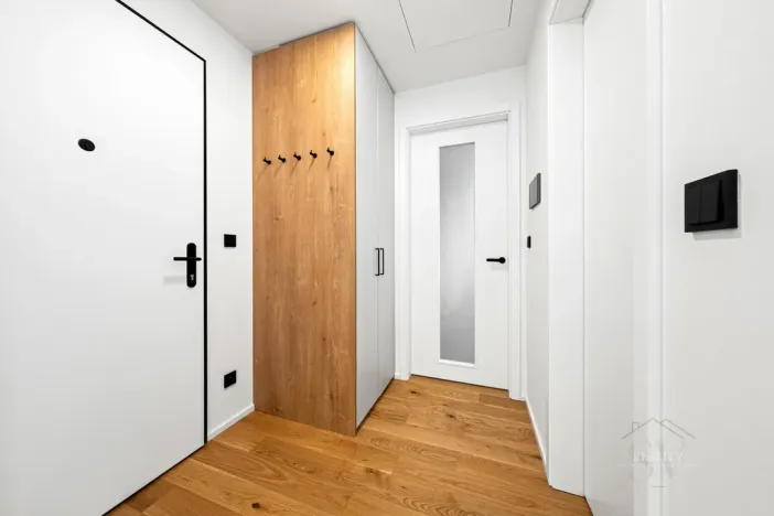 Pronájem bytu 2+kk, Praha - Troja, Pod Hrachovkou, 49 m2