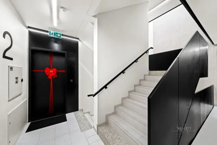 Pronájem bytu 2+kk, Praha - Troja, Pod Hrachovkou, 49 m2