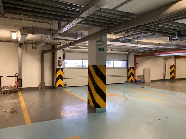 Pronájem garážového stání, Praha - Vokovice, Tibetská, 12 m2