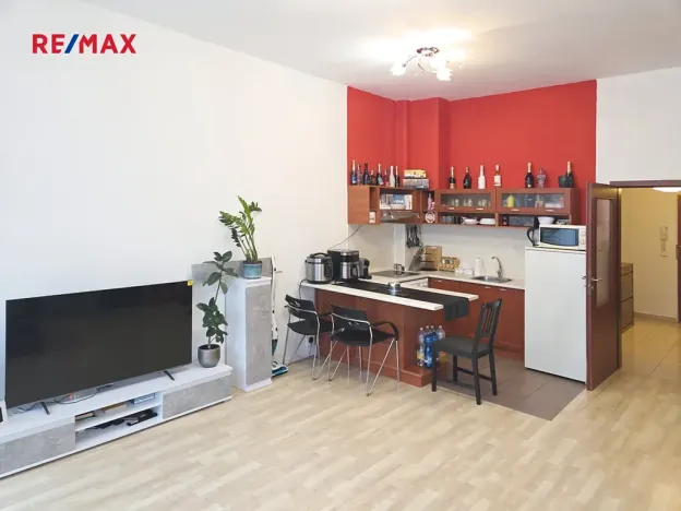 Pronájem bytu 1+kk, Praha - Stodůlky, Petržílkova, 42 m2