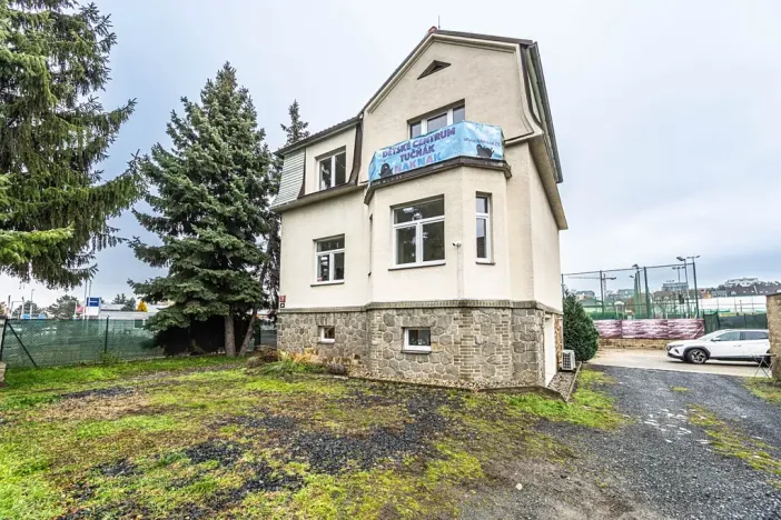 Prodej obchodního prostoru, Praha - Štěrboholy, Ústřední, 280 m2