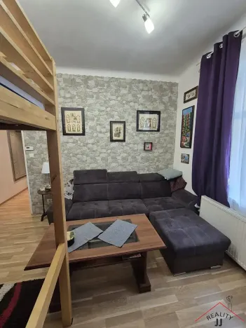 Prodej bytu 2+kk, Praha - Libeň, Zenklova, 31 m2