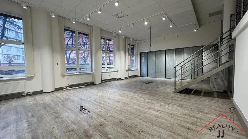 Pronájem kanceláře, Praha - Veleslavín, Na okraji, 215 m2