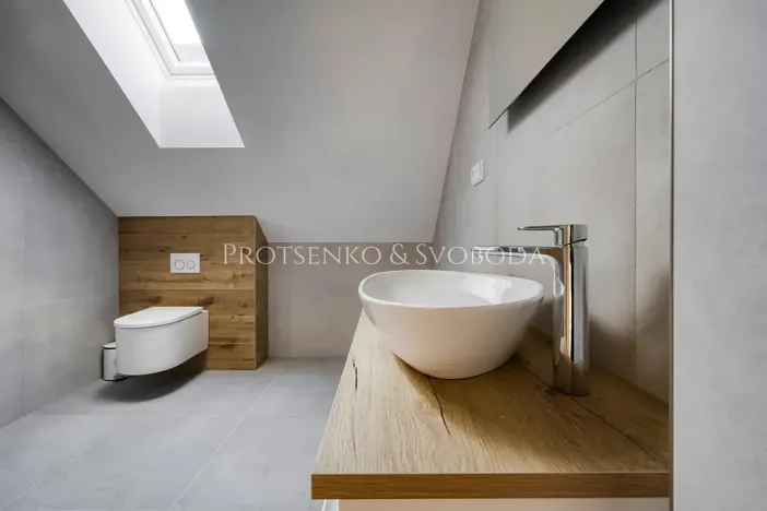 Prodej rodinného domu, Kamenice nad Lipou, nám. Husovo, 210 m2