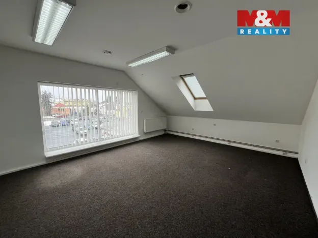 Pronájem obchodního prostoru, Čáslav - Čáslav-Nové Město, Jeníkovská, 165 m2