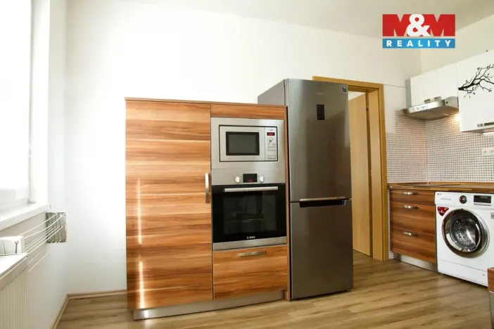 Pronájem bytu 1+1, Karlovy Vary - Bohatice, Lomená, 35 m2