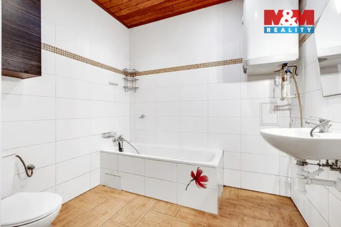 Prodej bytu 2+kk, Hostomice, Tyršovo náměstí, 61 m2