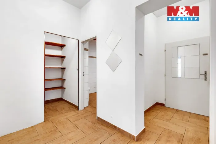 Prodej bytu 2+kk, Hostomice, Tyršovo náměstí, 61 m2