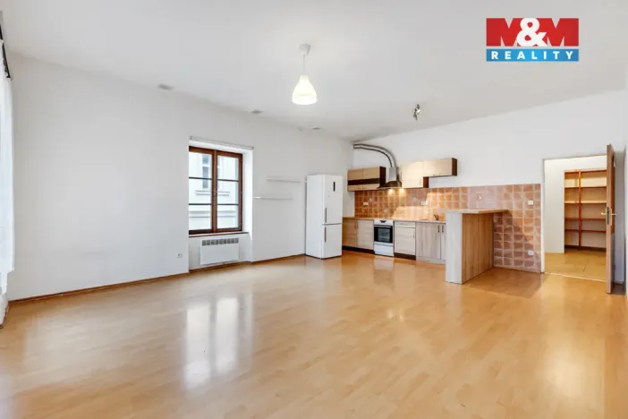 Prodej bytu 2+kk, Hostomice, Tyršovo náměstí, 61 m2