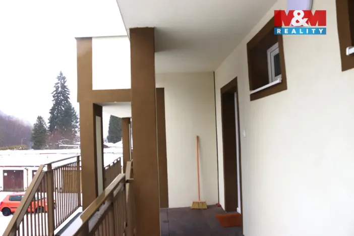 Pronájem bytu 1+kk, Ostrov - Horní Žďár, 28 m2