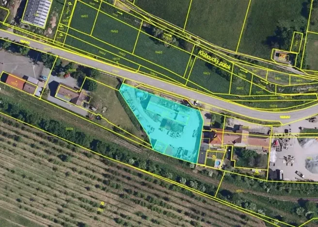 Prodej komerčního pozemku, Klobouky u Brna, Nádražní, 2124 m2