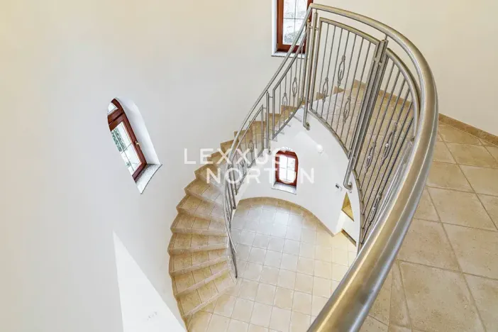 Pronájem vily, Praha - Nebušice, Nebušická, 270 m2