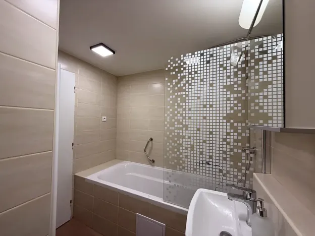 Prodej bytu 2+kk, Praha - Troja, Hnězdenská, 47 m2