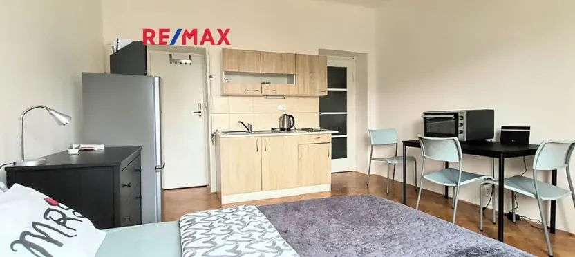 Pronájem bytu 1+kk, Praha - Nusle, Hvězdova, 21 m2