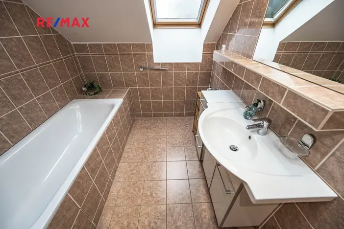 Pronájem rodinného domu, Mirošovice, Senohrabská, 150 m2