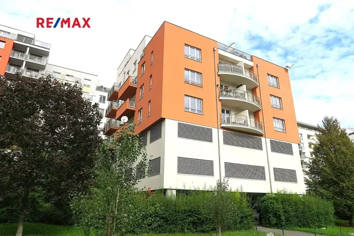 Pronájem bytu 1+kk, Praha - Košíře, Plzeňská, 35 m2