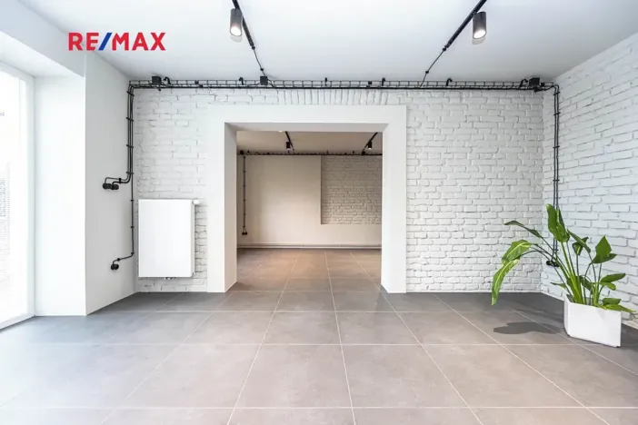 Pronájem kanceláře, Praha - Smíchov, U smíchovského hřbitova, 53 m2