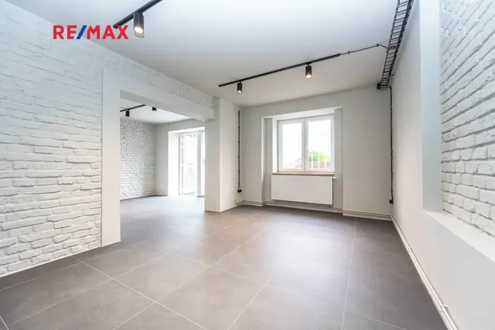 Pronájem kanceláře, Praha - Smíchov, U smíchovského hřbitova, 53 m2