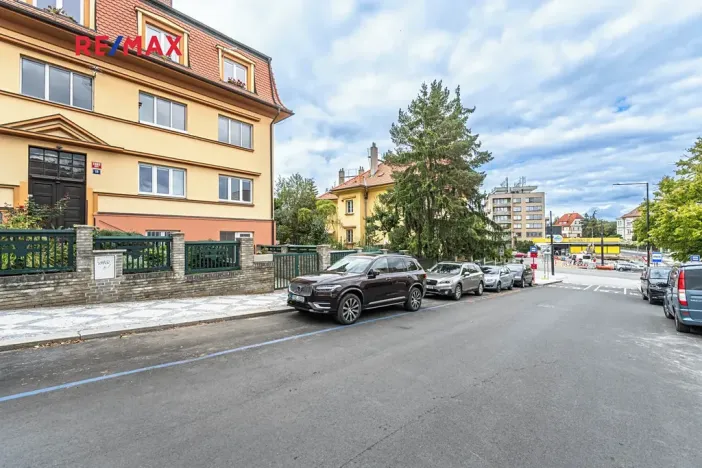 Pronájem kanceláře, Praha - Smíchov, U smíchovského hřbitova, 53 m2