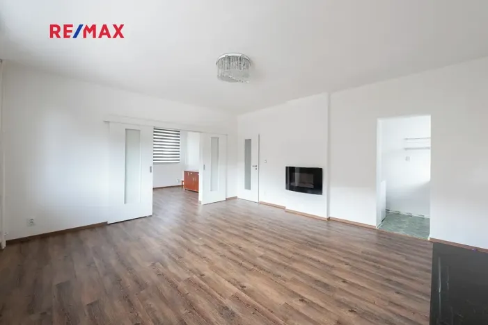 Prodej komerční nemovitosti, Měchenice, Hlavní, 330 m2