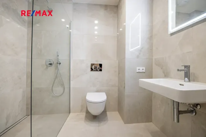 Pronájem bytu 2+kk, Praha - Vinohrady, Záhřebská, 49 m2