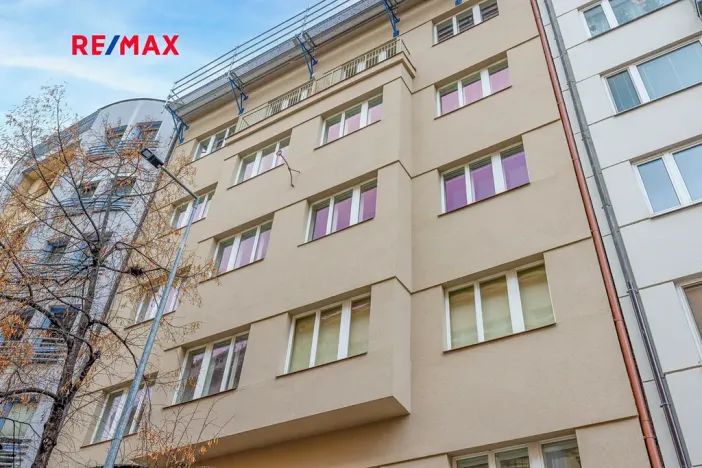 Pronájem bytu 2+kk, Praha - Vinohrady, Záhřebská, 49 m2