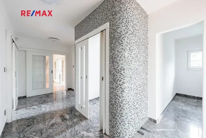 Prodej vily, Měchenice, Hlavní, 330 m2